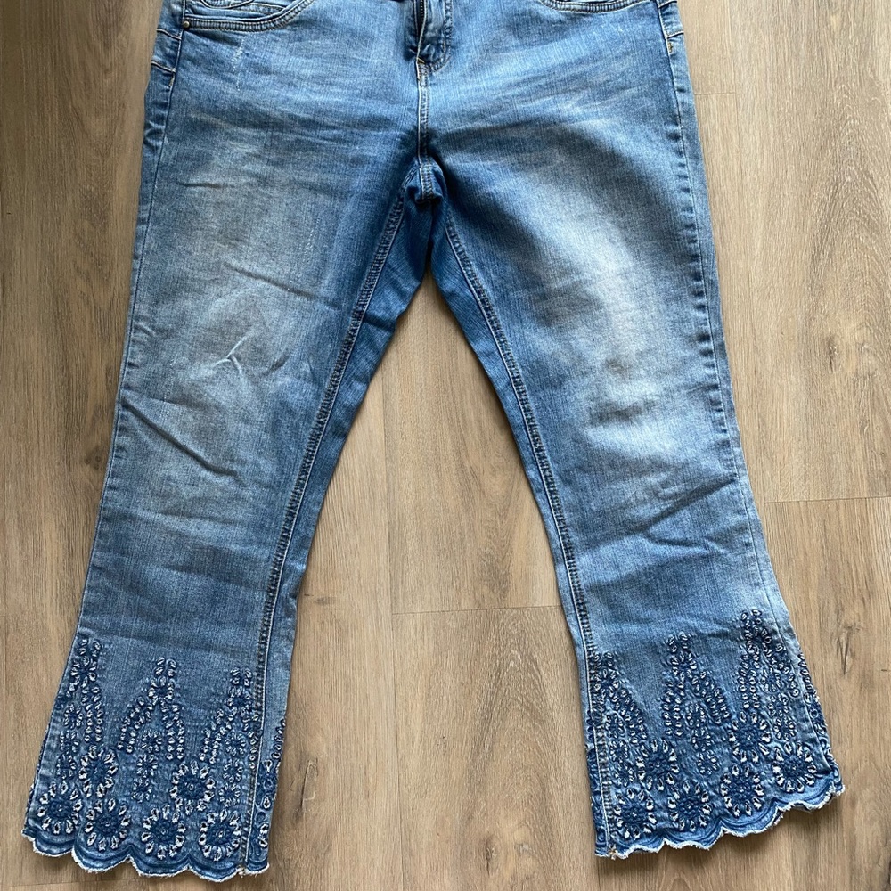 Cream Scalloped Hem Flare Jeans